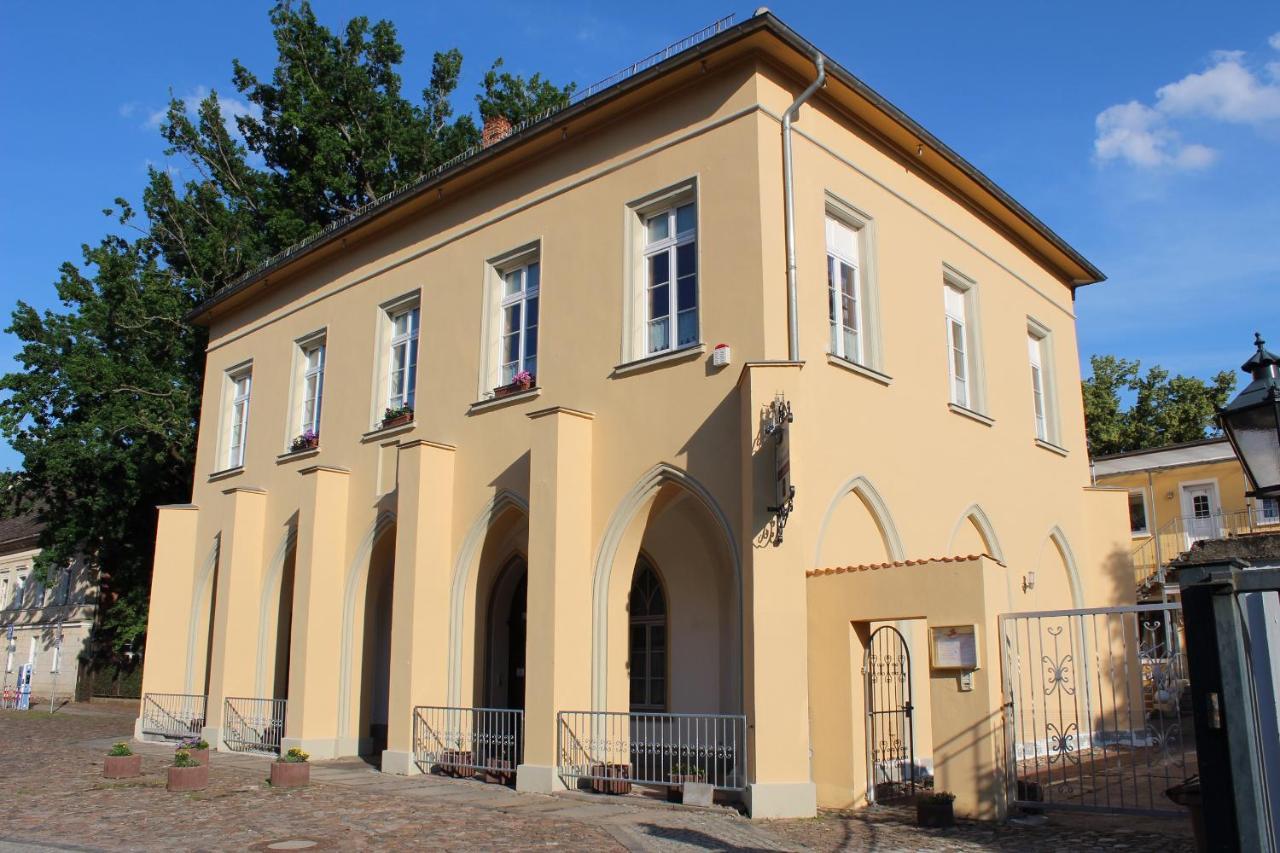Guest House Schloßwache-Zerbst Exterior foto