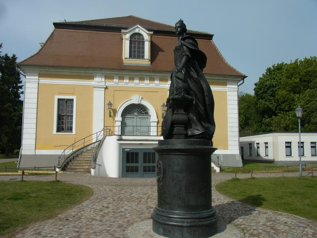 Guest House Schloßwache-Zerbst Exterior foto
